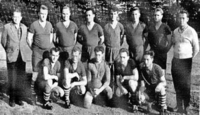 Die Meistermannschaft von 1962. Hinten von links: J.Richter, H.Grigo, M.Parthum, S.Zschille, F.Martin, A.Gutzsche, L.Parthum, J.Steude Vorn von links: B.Gulde, G.Steude, E.Oeser, W.Göttlich, G. Polster